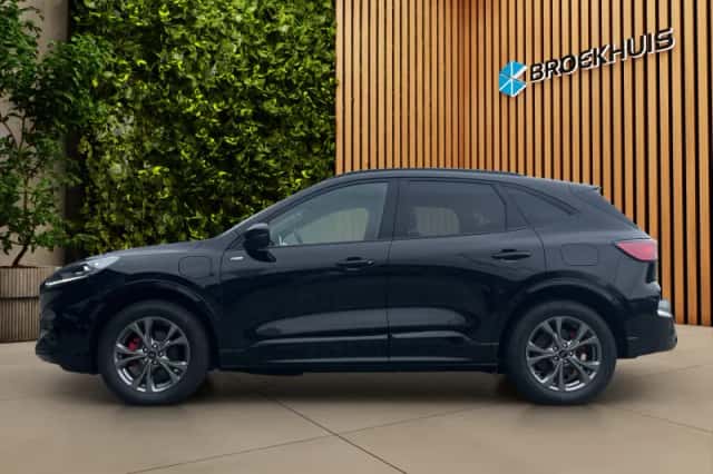 Ford Kuga (2023) thumbnail 3