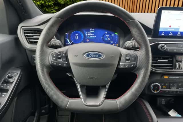 Ford Kuga (2023) thumbnail 6