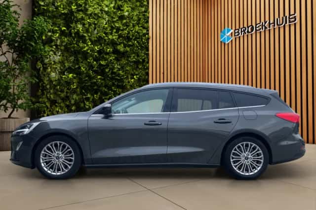 Ford Focus (2019) thumbnail 3
