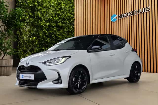 Toyota Yaris (2022) thumbnail 1