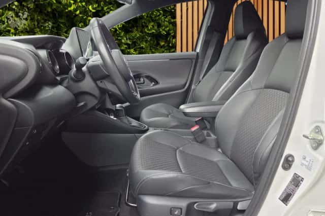 Toyota Yaris (2022) thumbnail 5