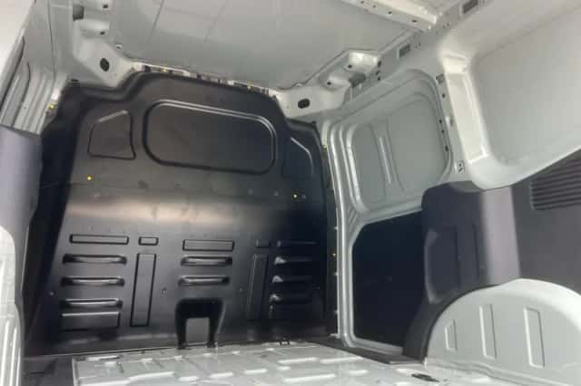Ford Transit Courier (2024) thumbnail 5