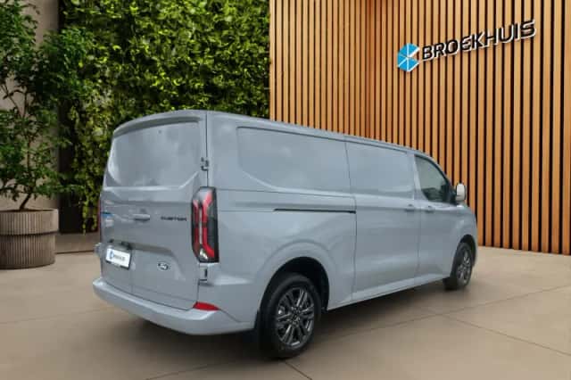 Ford E-Transit (2026) thumbnail 2