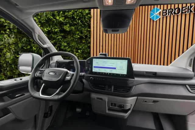 Ford E-Transit (2026) thumbnail 4