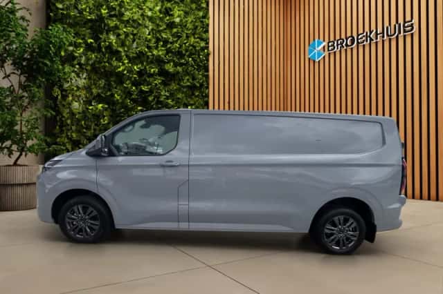 Ford E-Transit (2026) thumbnail 5