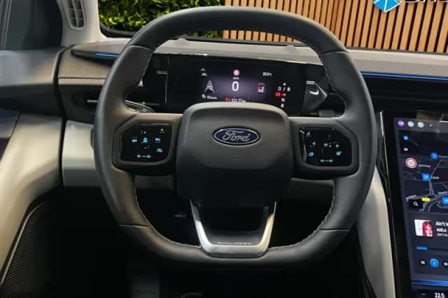Ford Explorer (2024) thumbnail 6