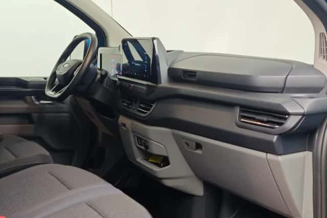 Ford Transit Custom (2025) thumbnail 3
