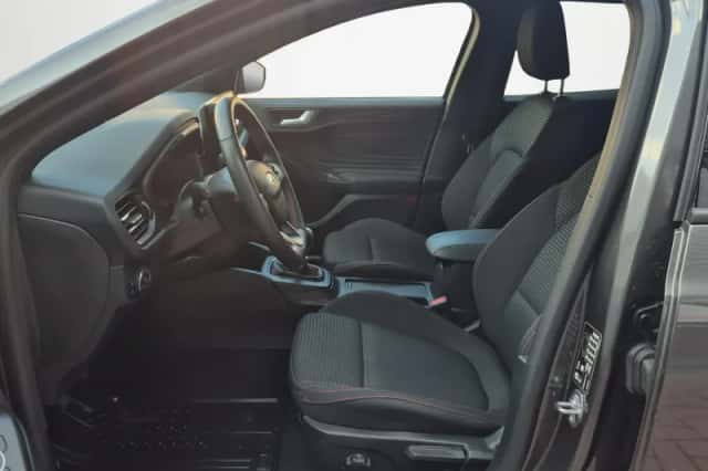 Ford Focus (2023) thumbnail 4