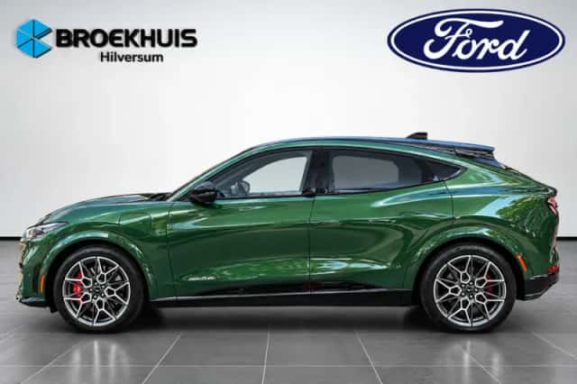 Ford Mustang Mach-E (2025) thumbnail 2