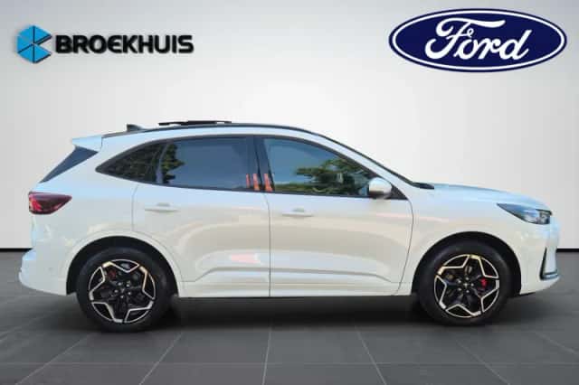 Ford Kuga (2024) thumbnail 2