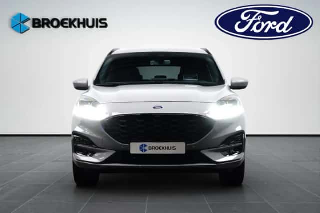 Ford Kuga (2023) thumbnail 2