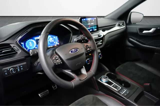 Ford Kuga (2023) thumbnail 4