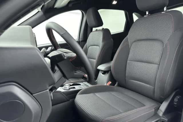 Ford Kuga (2024) thumbnail 4