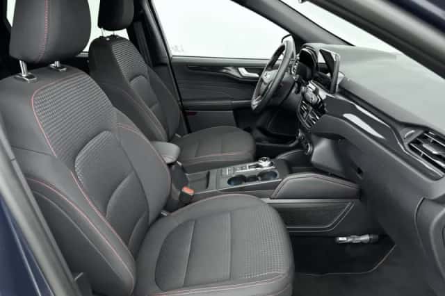 Ford Kuga (2024) thumbnail 5