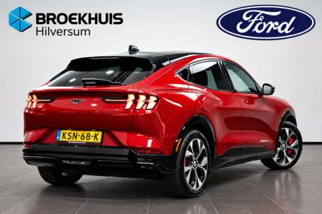 Ford Mustang Mach-E (2024) thumbnail 3