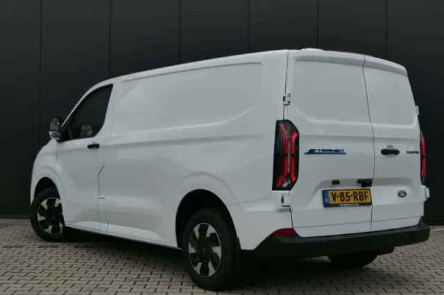 Ford E-Transit Custom (2026) thumbnail 4