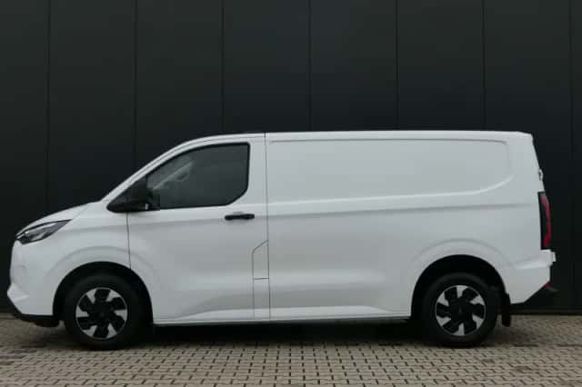 Ford E-Transit Custom (2026) thumbnail 2