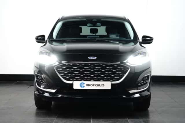 Ford Kuga (2023) thumbnail 2