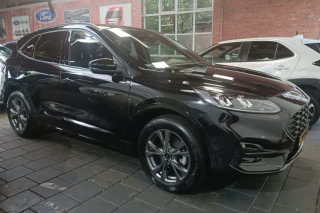 Ford Kuga (2022) thumbnail 2