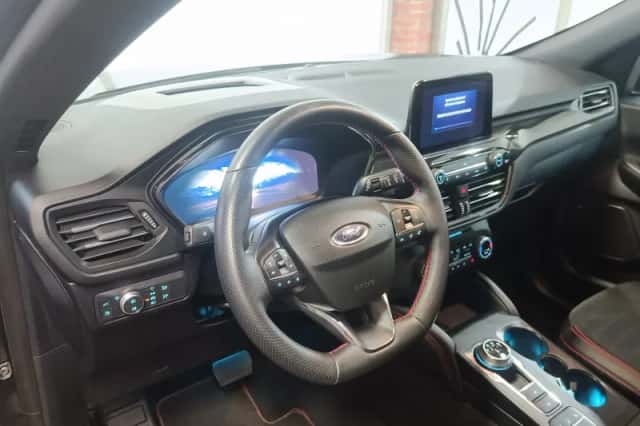 Ford Kuga (2022) thumbnail 6