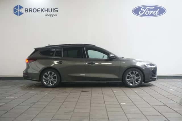 Ford Focus (2023) thumbnail 6