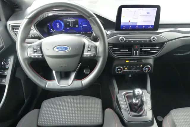 Ford Focus (2020) thumbnail 5