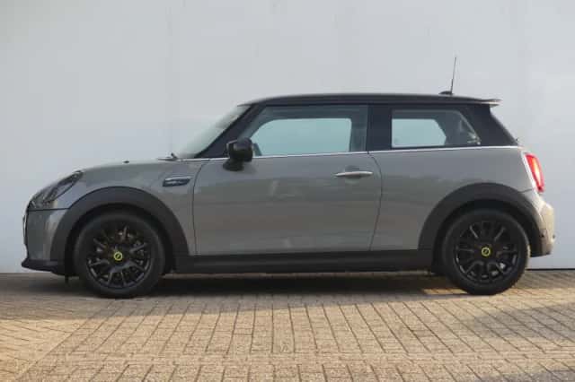 MINI Mini Electric (2022) thumbnail 2