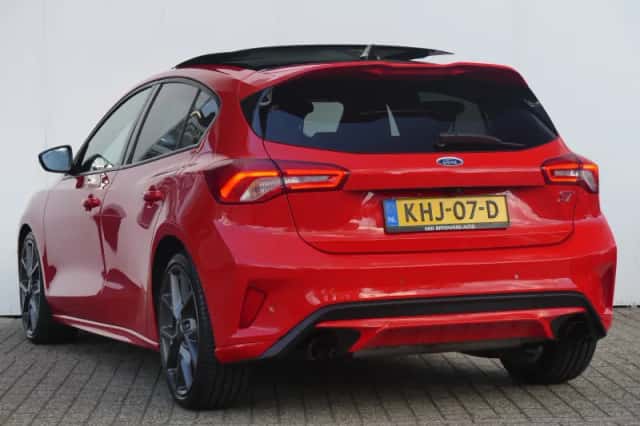 Ford Focus (2021) thumbnail 3