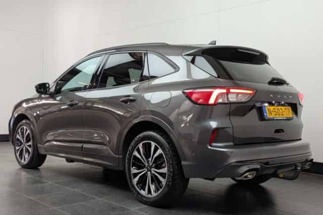 Ford Kuga (2022) thumbnail 4