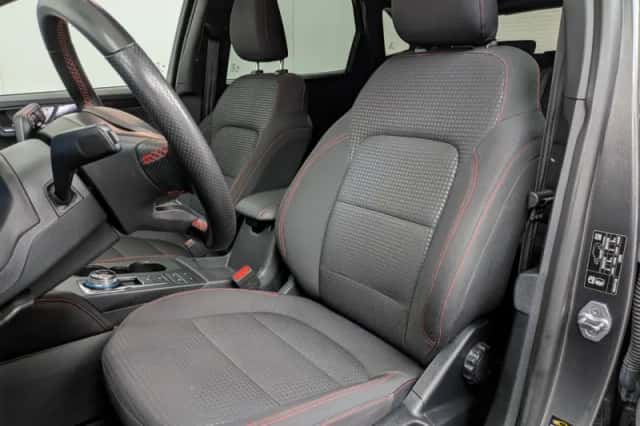 Ford Kuga (2022) thumbnail 6