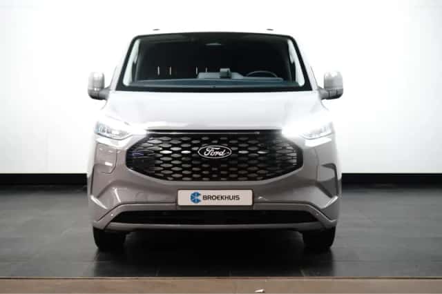 Ford E-Transit Custom (2026) thumbnail 2