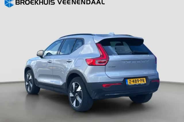 Volvo EX40 (2024) thumbnail 3