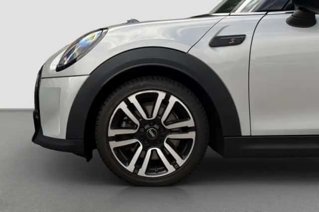 MINI Cooper S (2021) thumbnail 6