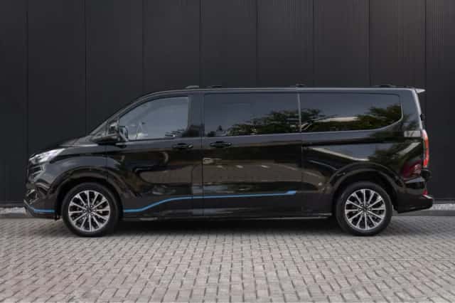 Ford Transit Custom (2024) thumbnail 2