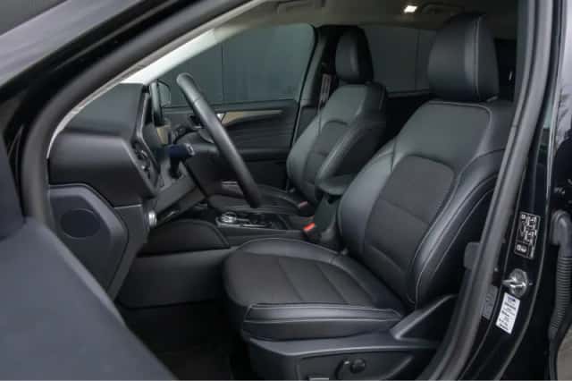 Ford Kuga (2023) thumbnail 6