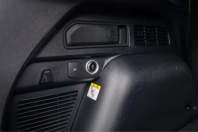 Ford Kuga (2025) thumbnail 4