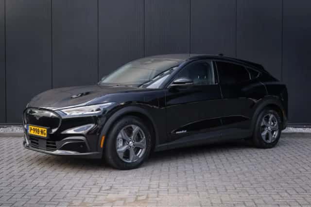 Ford Mustang Mach-E (2022) thumbnail 1