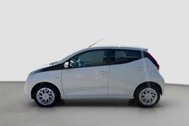 Toyota Aygo (2020) thumbnail 3