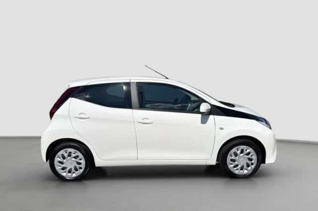 Toyota Aygo (2020) thumbnail 4