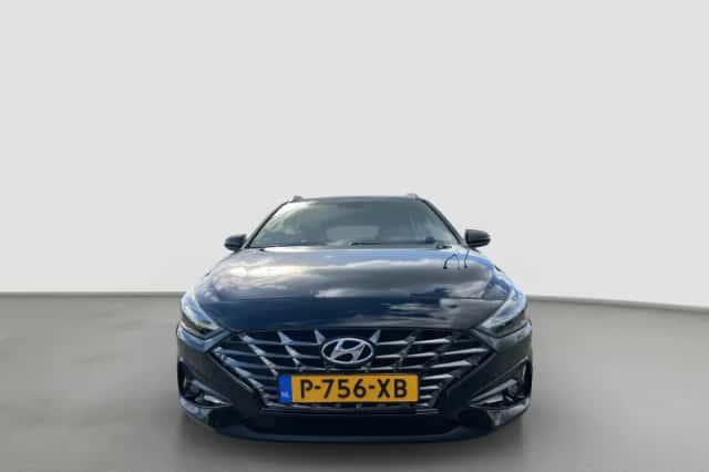 Hyundai i30 (2022) thumbnail 3