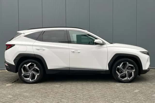 Hyundai Tucson (2024) thumbnail 3