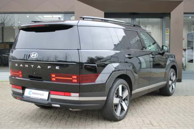 Hyundai Santa Fe (2025) thumbnail 2