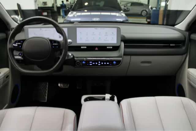 Hyundai Ioniq 5 (2021) thumbnail 3