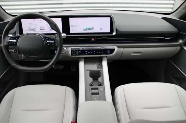 Hyundai Ioniq 6 (2023) thumbnail 3