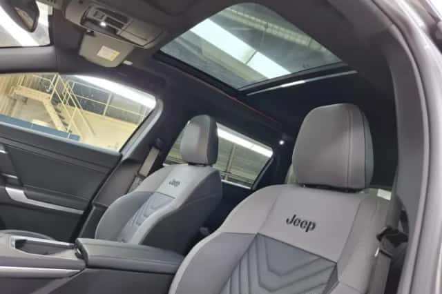 Jeep Compass (2026) thumbnail 6