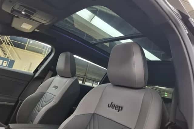 Jeep Compass (2026) thumbnail 5