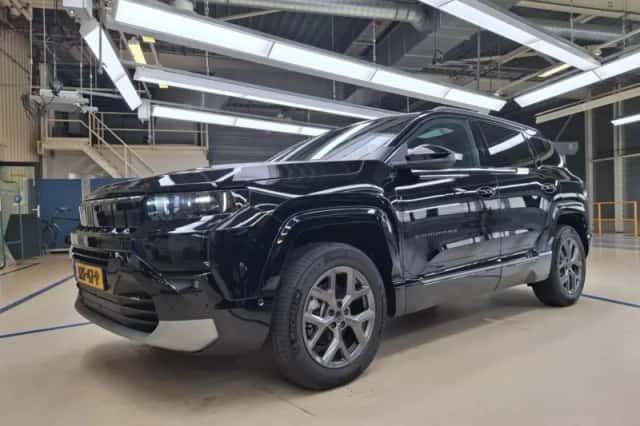 Jeep Compass (2026) thumbnail 1