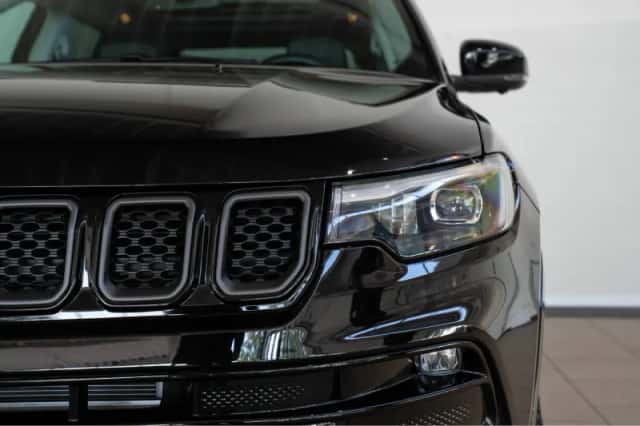 Jeep Compass (2024) thumbnail 2