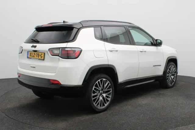 Jeep Compass (2025) thumbnail 2