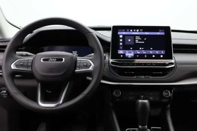 Jeep Compass (2025) thumbnail 3